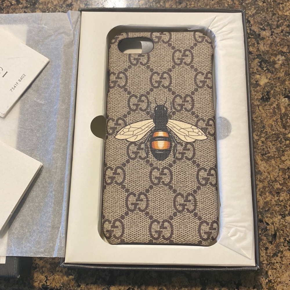 Gucci iPhone 7/8 Bee coated canvas case